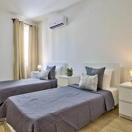 Duplex Penthouse With Sea Views & Private Terrace By Shortletsmalta Apartment