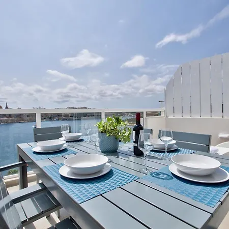 Duplex Penthouse With Sea Views & Private Terrace By Shortletsmalta Apartment Sliema