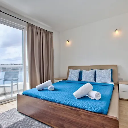 Duplex Penthouse With Sea Views & Private Terrace By Shortletsmalta * Sliema