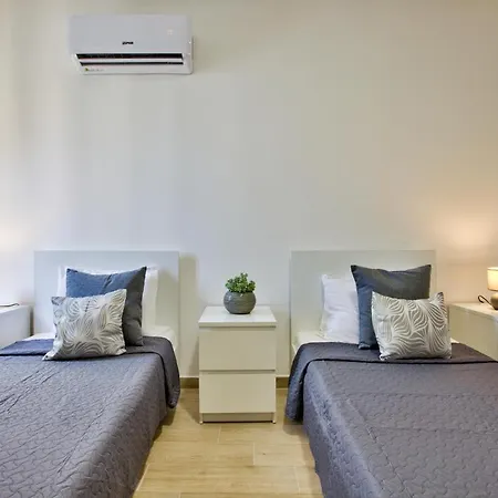 Duplex Penthouse With Sea Views & Private Terrace By Shortletsmalta Sliema