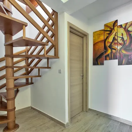 Duplex Penthouse With Sea Views & Private Terrace By Shortletsmalta